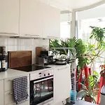 Spacious Cocoon With A Terrace View On The Canal