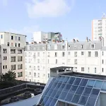 Spacious Cocoon With A Terrace View On The Canal