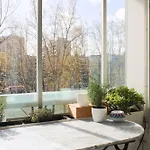 Spacious Cocoon With A Terrace View On The Canal
