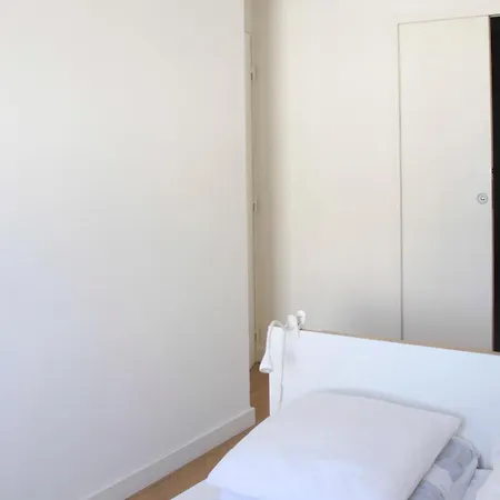 Spacious Cocoon With A Terrace View On The Canal Париж