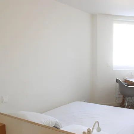 Spacious Cocoon With A Terrace View On The Canal Париж