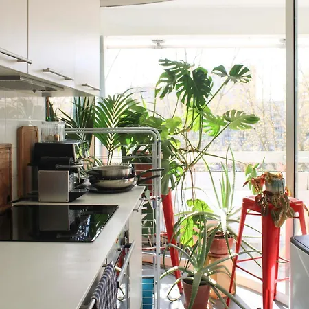 Spacious Cocoon With A Terrace View On The Canal Париж