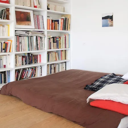 Spacious Cocoon With A Terrace View On The Canal Париж