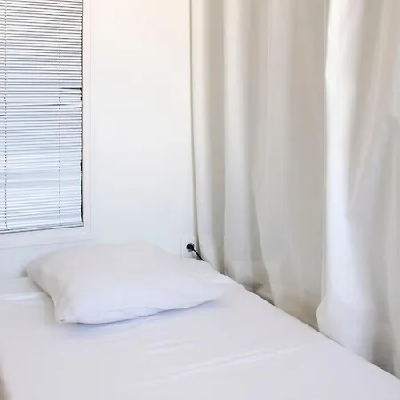 Apartman Spacious Cocoon With A Terrace View On The Canal