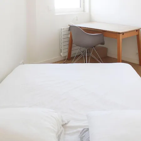 Apartman Spacious Cocoon With A Terrace View On The Canal *