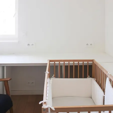 Apartman Spacious Cocoon With A Terrace View On The Canal