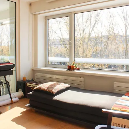 Apartman Spacious Cocoon With A Terrace View On The Canal