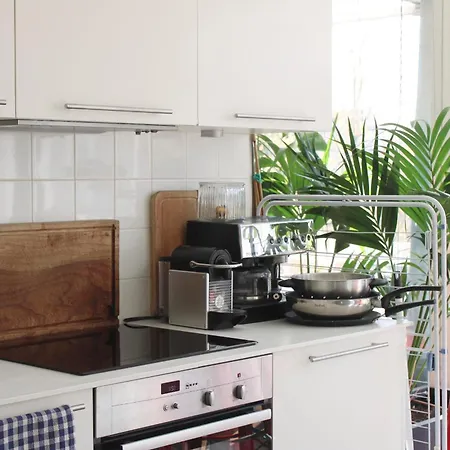 Spacious Cocoon With A Terrace View On The Canal Párizs