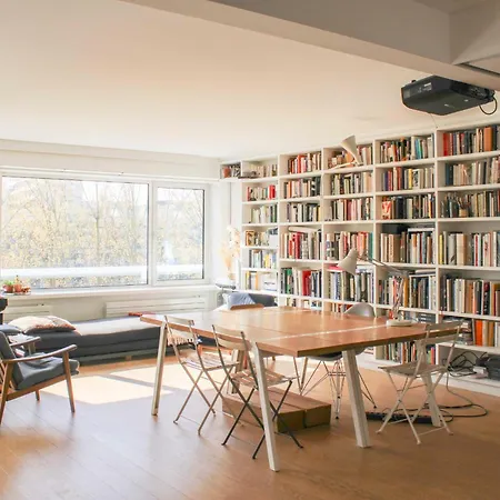 Apartman Spacious Cocoon With A Terrace View On The Canal