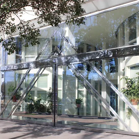 Spacious Cocoon With A Terrace View On The Canal