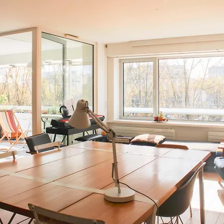 Spacious Cocoon With A Terrace View On The Canal 公寓 *