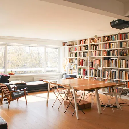 Spacious Cocoon With A Terrace View On The Canal *