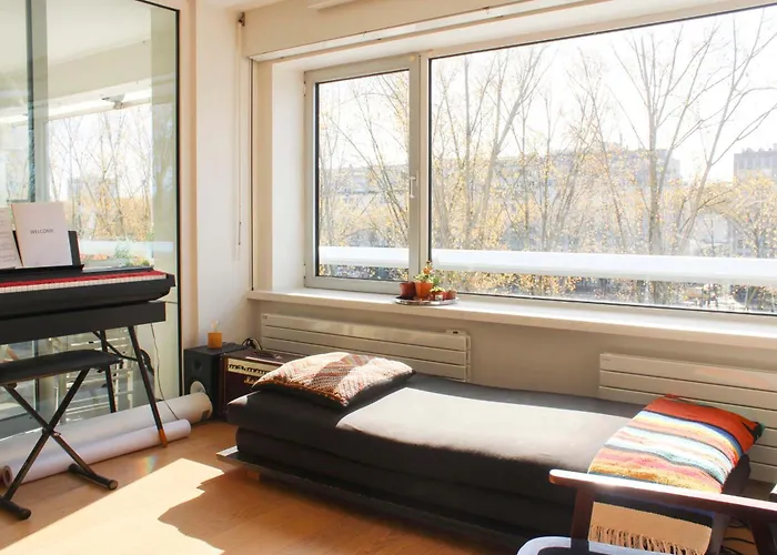 Апартаменты Spacious Cocoon With A Terrace View On The Canal